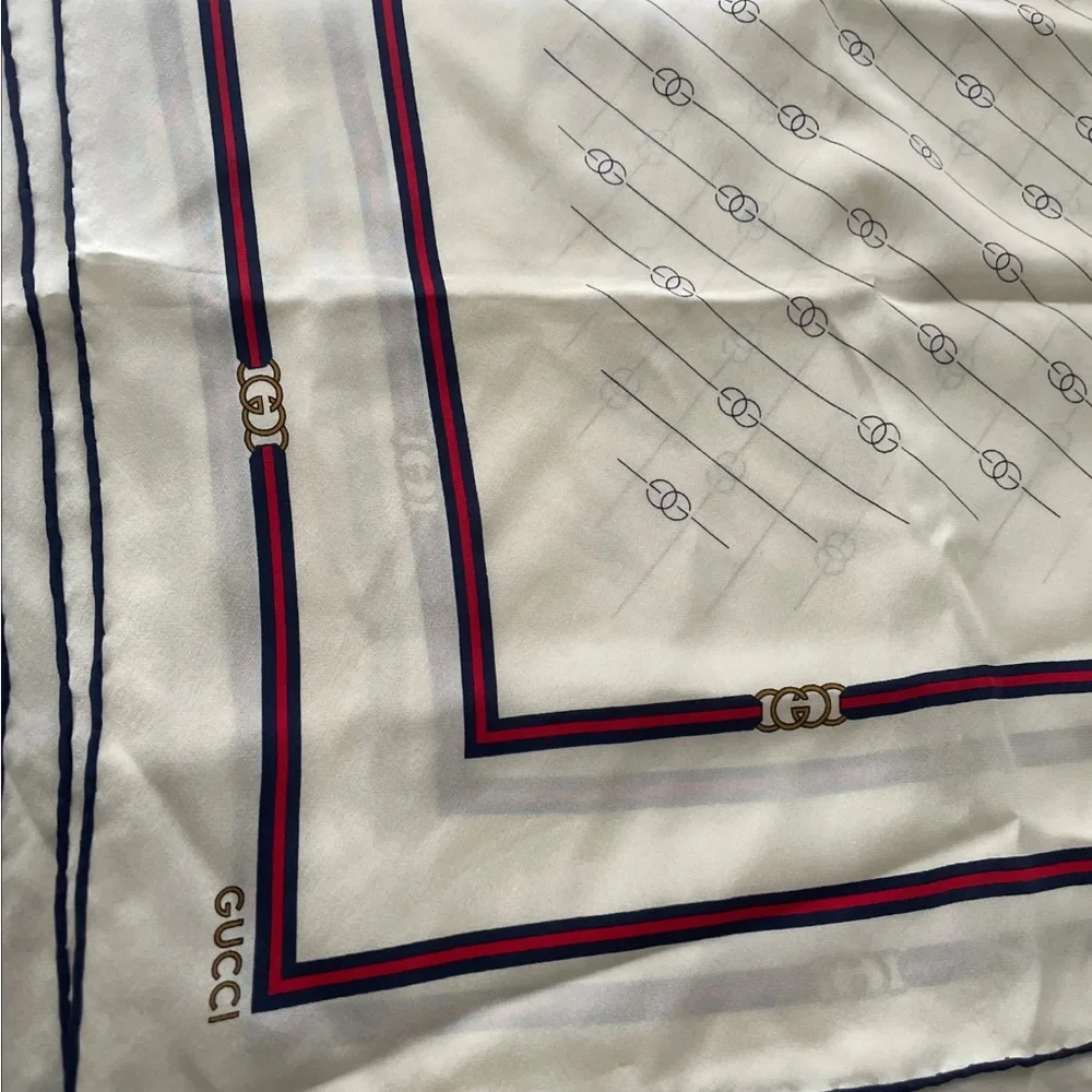 Gucci 100% Silk Scarf - Picture 3 of 10